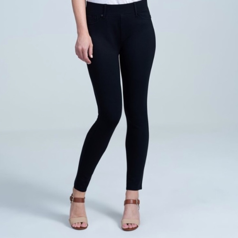 Seven7 Rich Dark Olive Green Ponte Pull On Leggings. Size Medium.